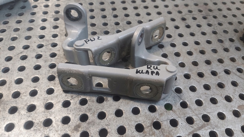 фото №1, Chrysler pacifica 17-25r петли крышки задняя