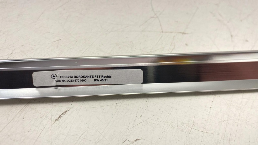 Mercedes e-klasa w213 молдинг хром скло задній правий a2136700200 Київ