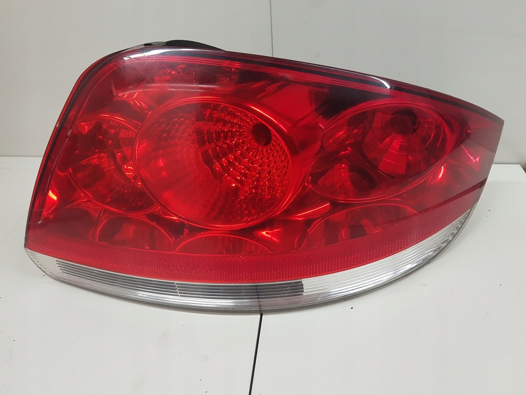 фото №1, Лампа правая задняя fiat linea 20190748rh