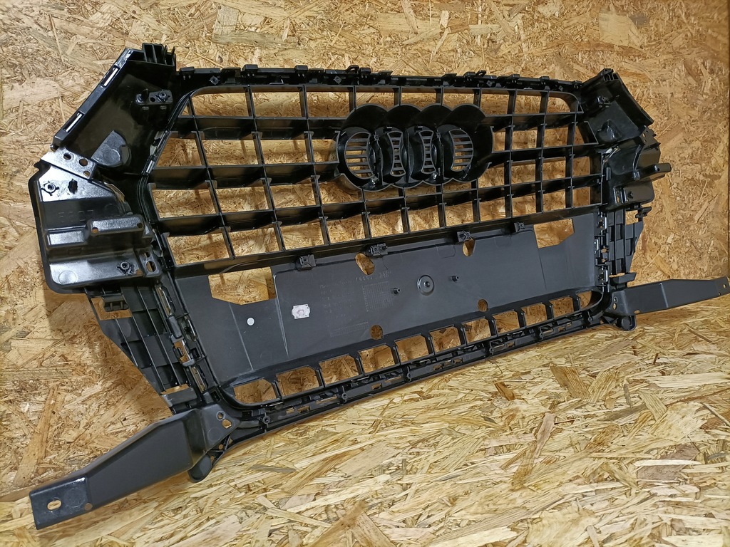 фото №8, Audi q3 8u lift 15- решётка решётка радиатора решётка радиатора радиатора 8u0853653