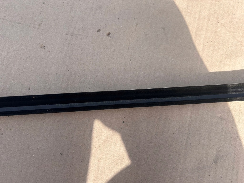 Opel insignia a молдинг уплотнитель левая перед 13228107 оригинал Цена