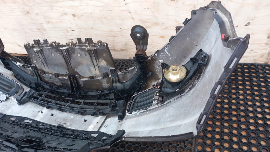 Opel insignia a бампер перед противотуманная фара z41c Доставка