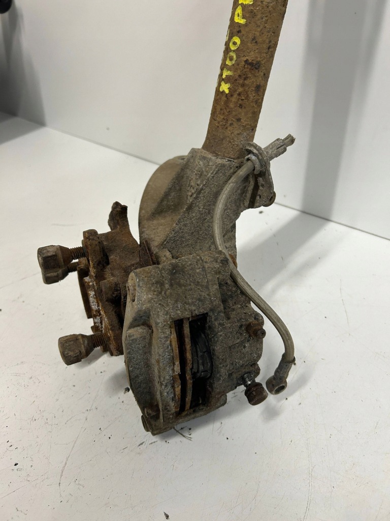 Поворотный кулак амортизатор перед сторона правый  ligier x-too Киев