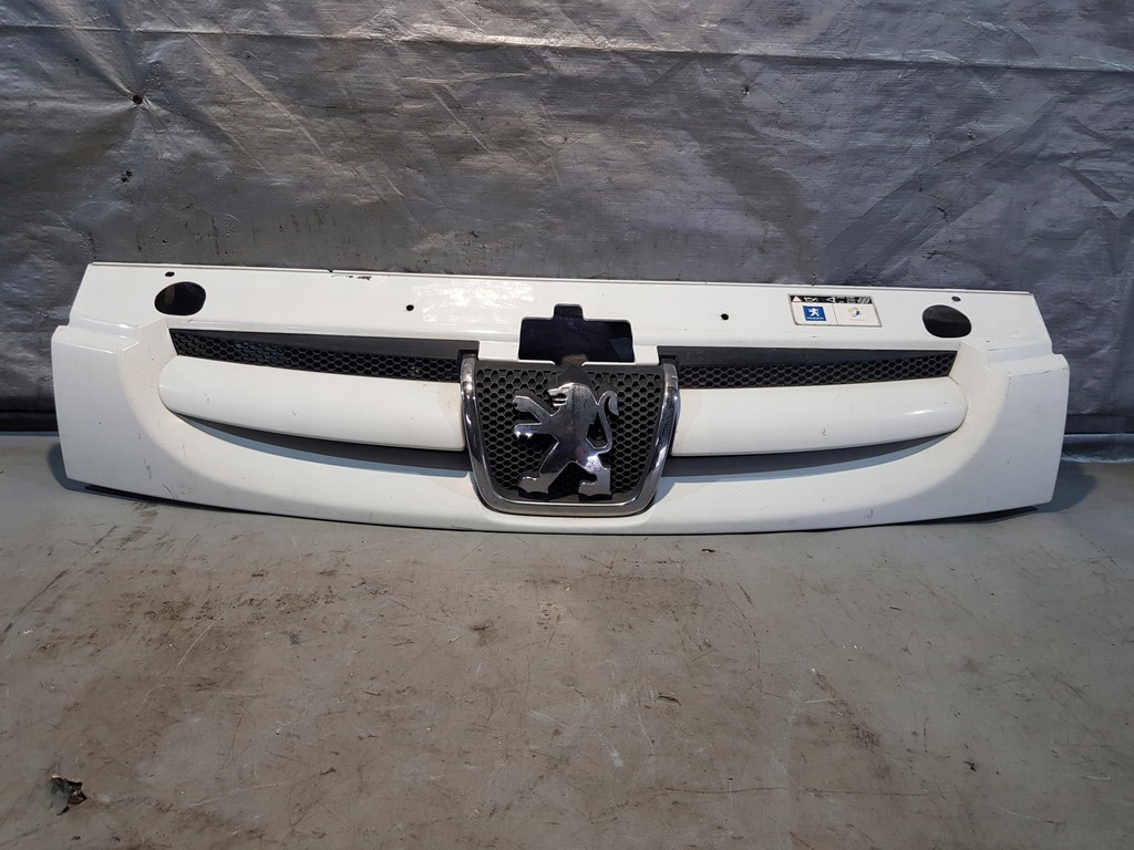 фото №1, Решётка радиатора решётка радиатора бампера peugeot partner ii fl