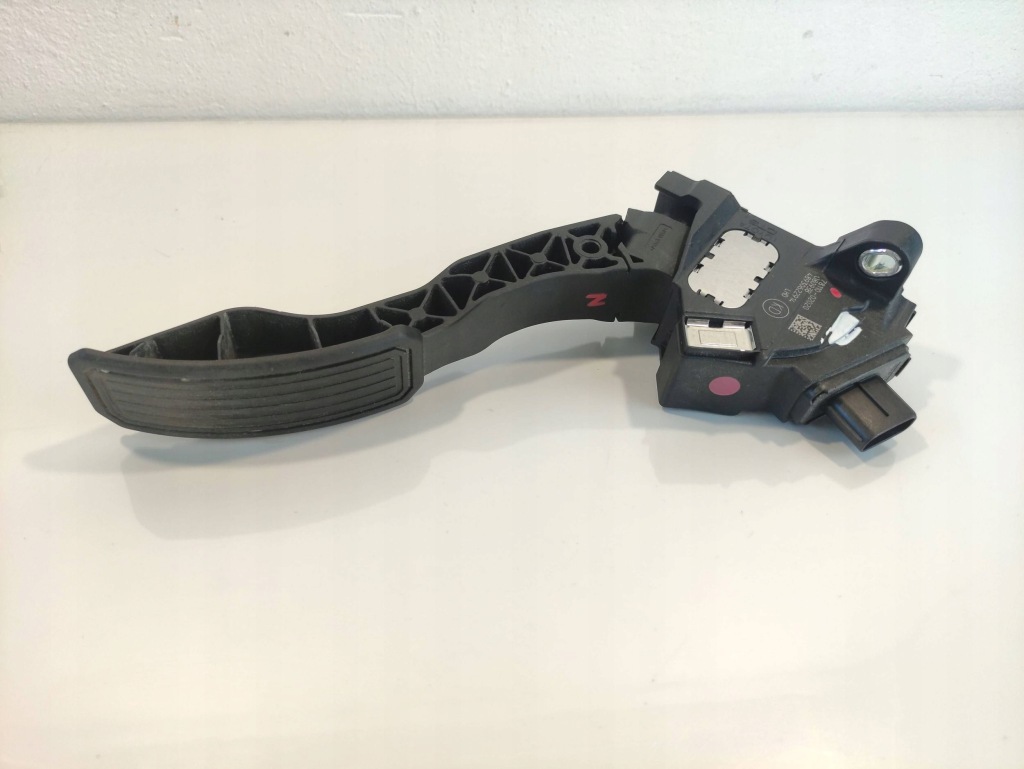 фото №1, Toyota auris педаль газа потенциометр 7811002020