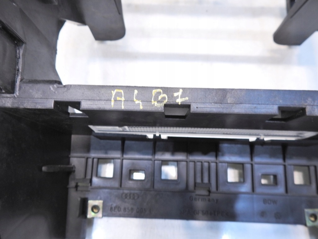 фото №2, Рамка каркас радіо audi a4 b7 8e0858005e