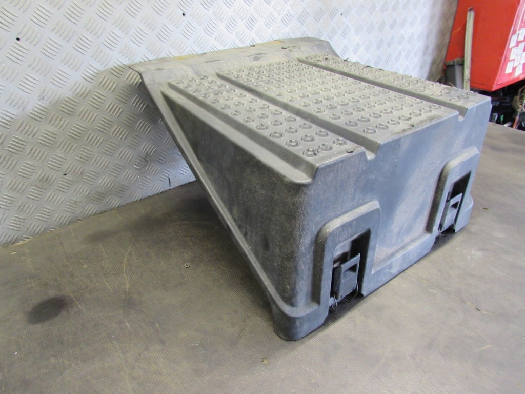 фото №6, Кришка акумуляторів 2428035 2395354 scania r 13-18r.