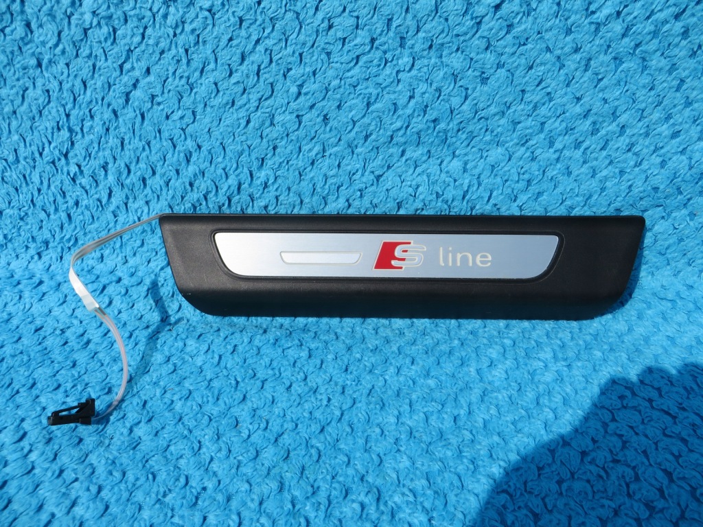 Купити Audi q7 4m0 s line молдинг підсвічена задня