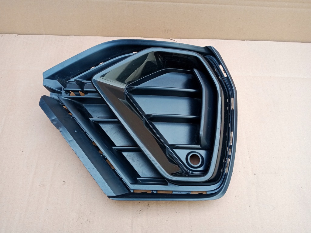 Купить Audi q3 2 s-line правый  решётка бампера перед