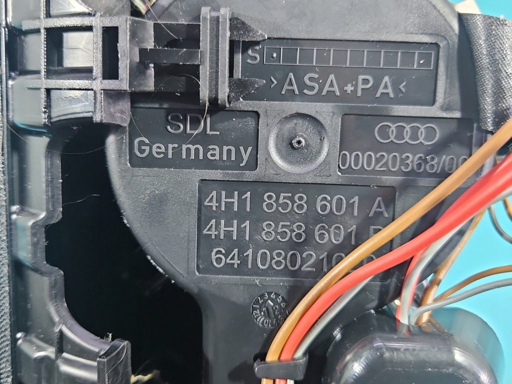 Купити Тримач  на напої чашка cup тримач audi a8 d4 4h 858601a 4h1858601a