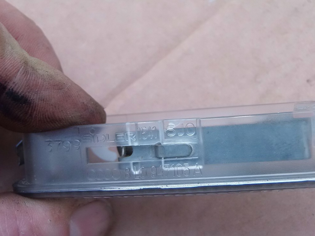 фото №6, Лампа стельовий audi a6 c5 2.5 tdi 8l0947105a