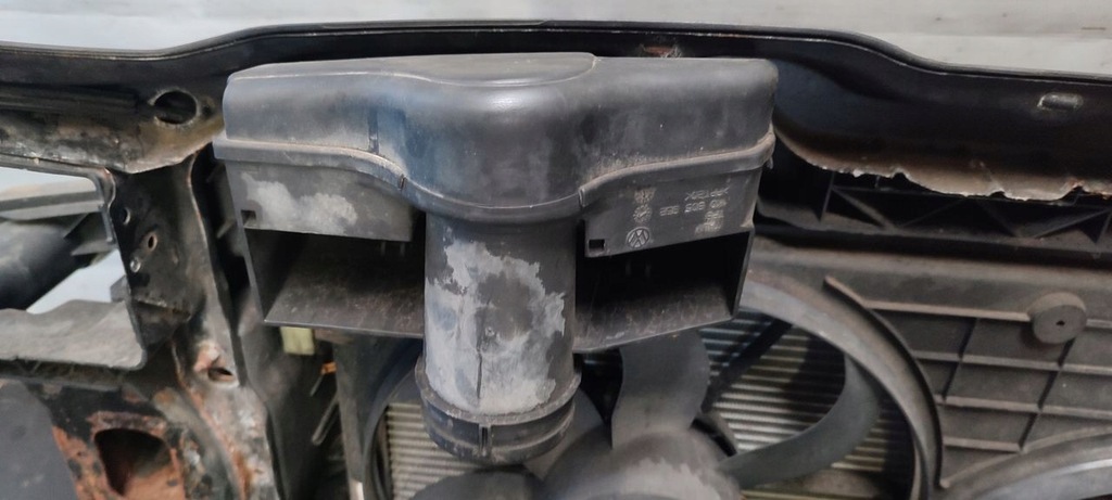 фото №8, Pas передний усилитель vw golf v 1,6 8v