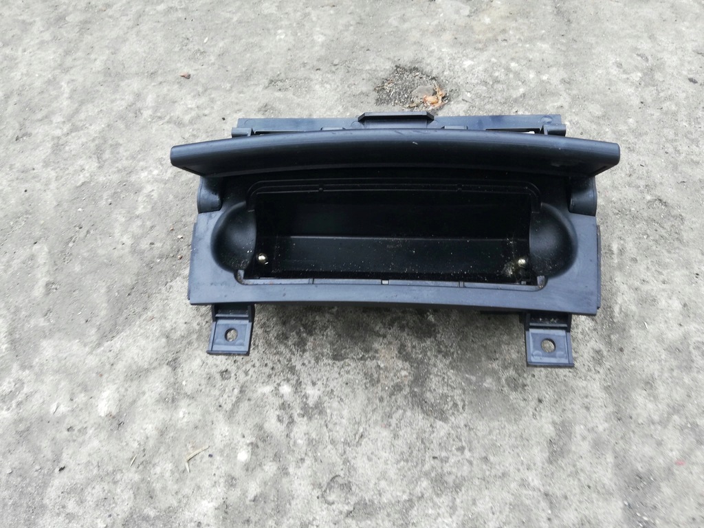 фото №2, Пепельница audi a3 p8