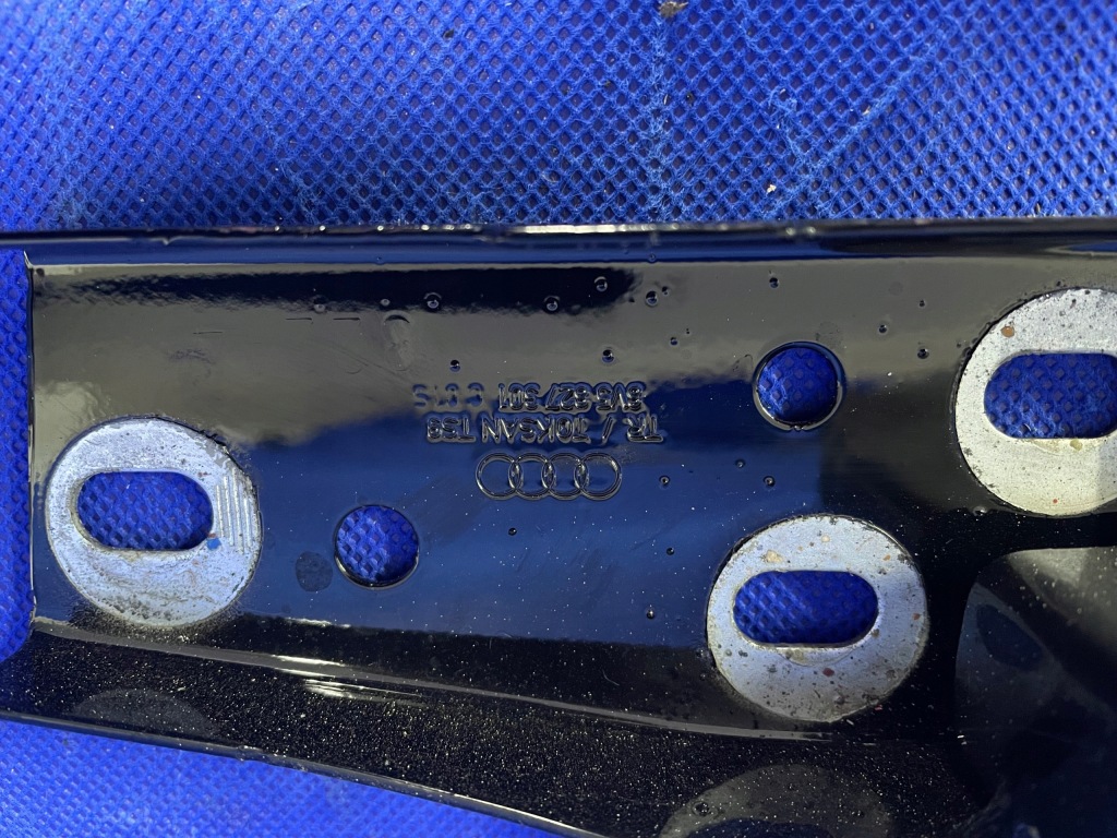 фото №6, Audi a3 8v sedan петля петли крышки багажника ls9r 8v5827301c 8v5827302c