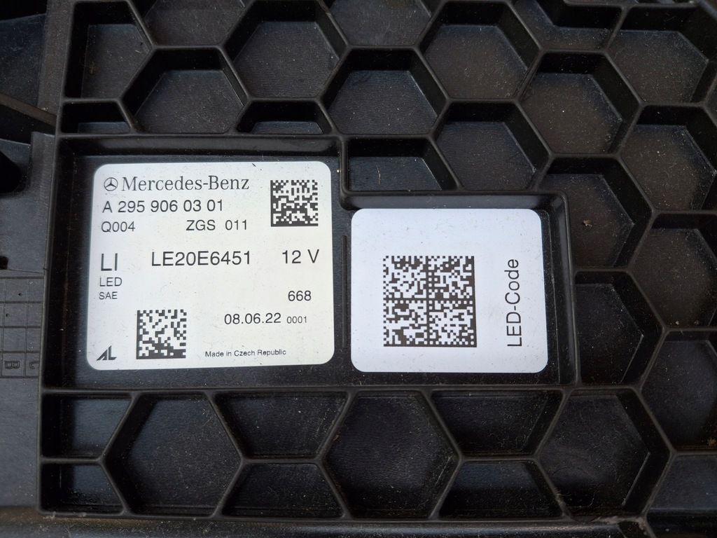 фото №6, Mercedes eqe лампа перед a2959060301