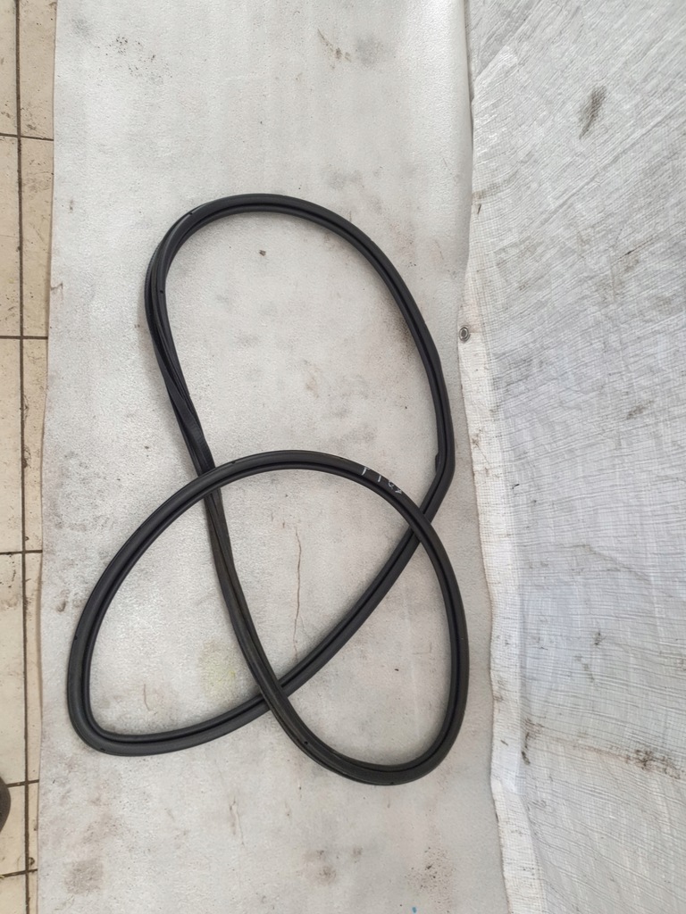 фото №2, Audi q7 прокладка двері правий задня