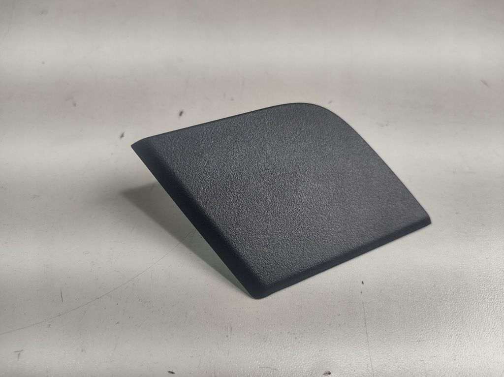 фото №1, Volvo xc40 20r заглушка консолі права 31469077