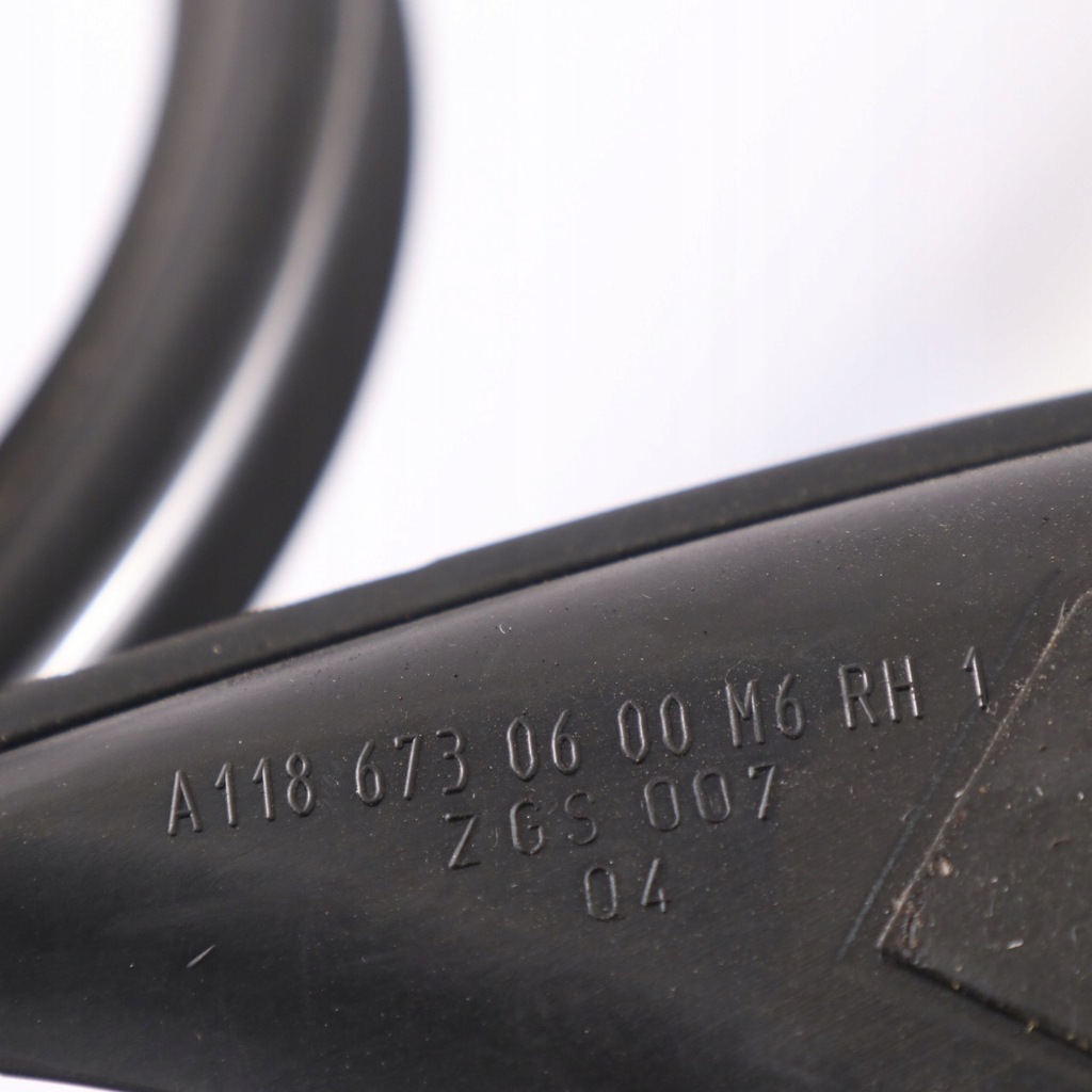 фото №12, Mercedes c118 прокладка крыша накладки крышный правый перед резиновый элемент a1186730600