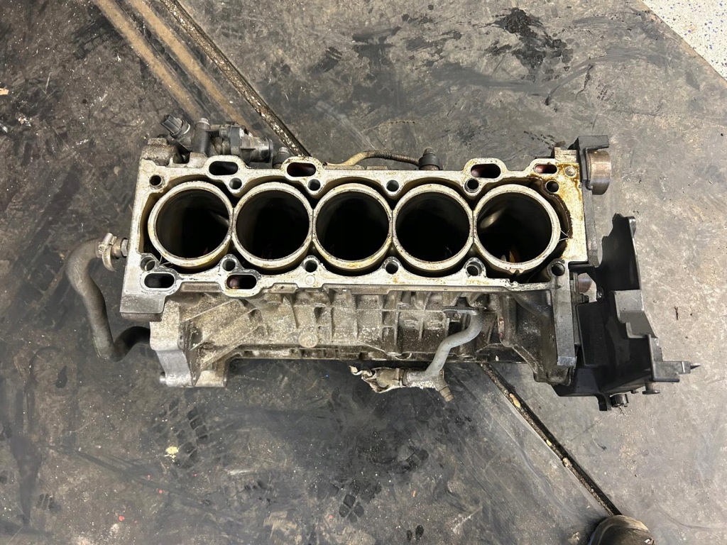 фото №1, Volvo ford 2,5 t блок двигателя b5254t