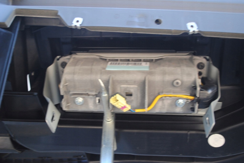 фото №7, Панель приладів консоль панель приладів приладова подушка безпеки vw golf v