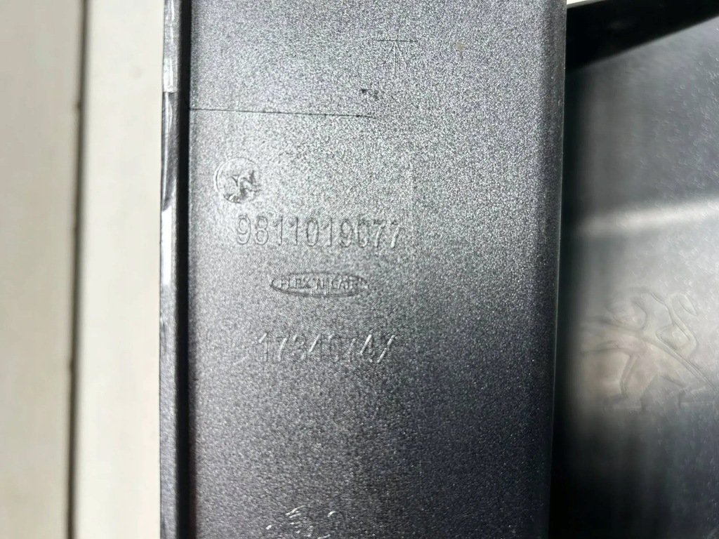 фото №13, Кутик бампера заднього, правий peugeot 3008 ii 2018