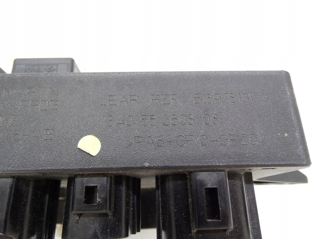 фото №7, Aston martin db9 dbs vantage корпус коробка предохранителей 8d33-14a173-ab