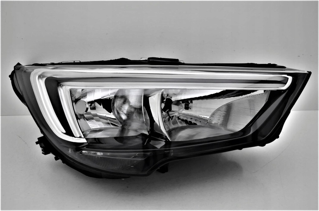 Opel crossland x 2017- фары комплект  новая Цена