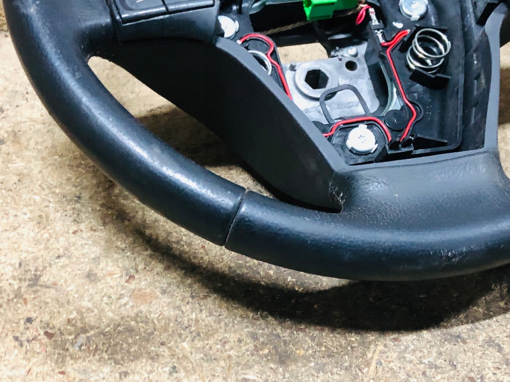 фото №5, Volvo s40 v50 2004- воздуховод кожаный кожа