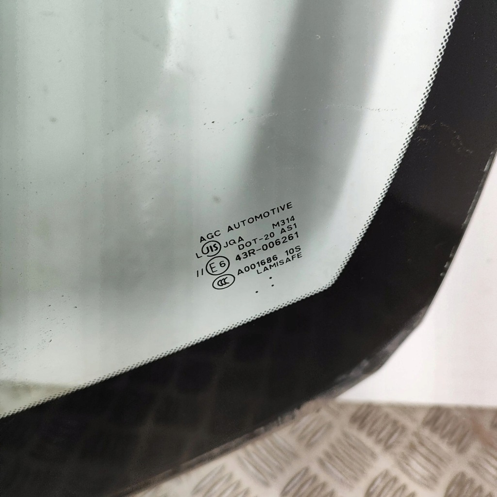 Toyota gt 86 2012 стекло передняя / лобовое Недорого