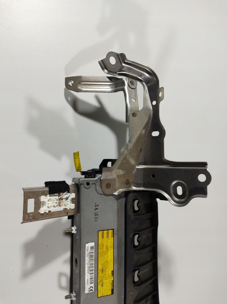 фото №10, Lexus is300h 13r подушка колінна подушка безпеки uk