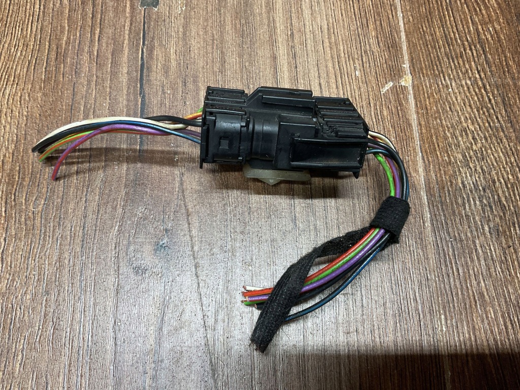 Купить Разъёмы разъёмы mercedes-benz sl r129 0295451928 0295452528