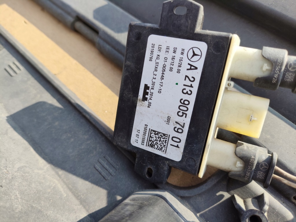 фото №7, Напрямна кронштейн бампер mercedes s-klasa w222