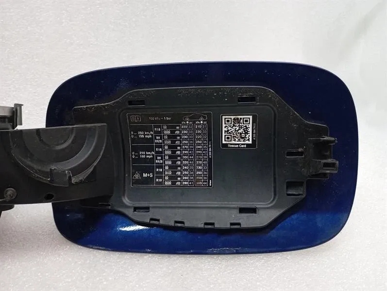 Mercedes c klasa w205 кришка горловини  паливної  a2056302204 кришка горловини  паливної  kla Київ