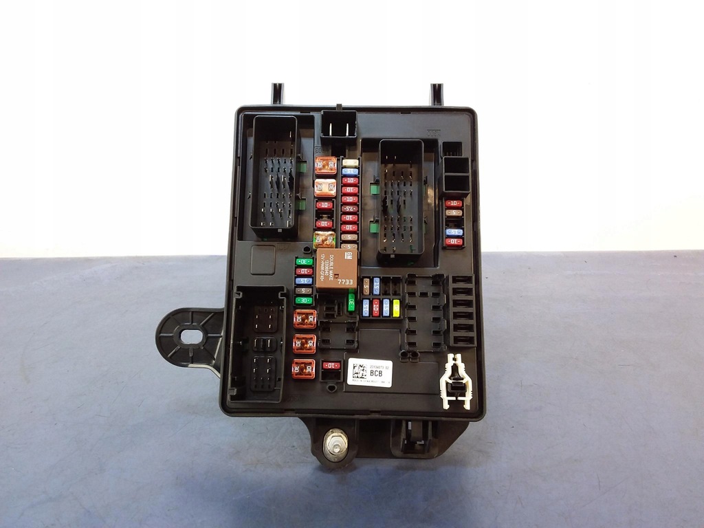 фото №1, Cadillac cts iii коробка предохранителей 23134073