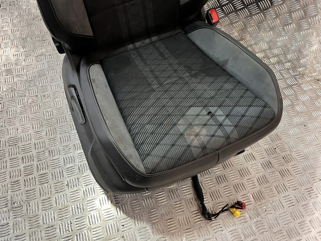 фото №2, Сиденье перед правый vw t-roc 17- r-line