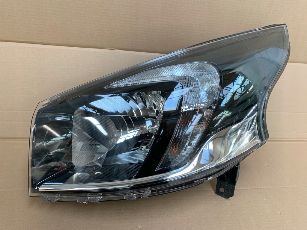 фото №1, Opel vivaro ii 14- левая лампа передняя