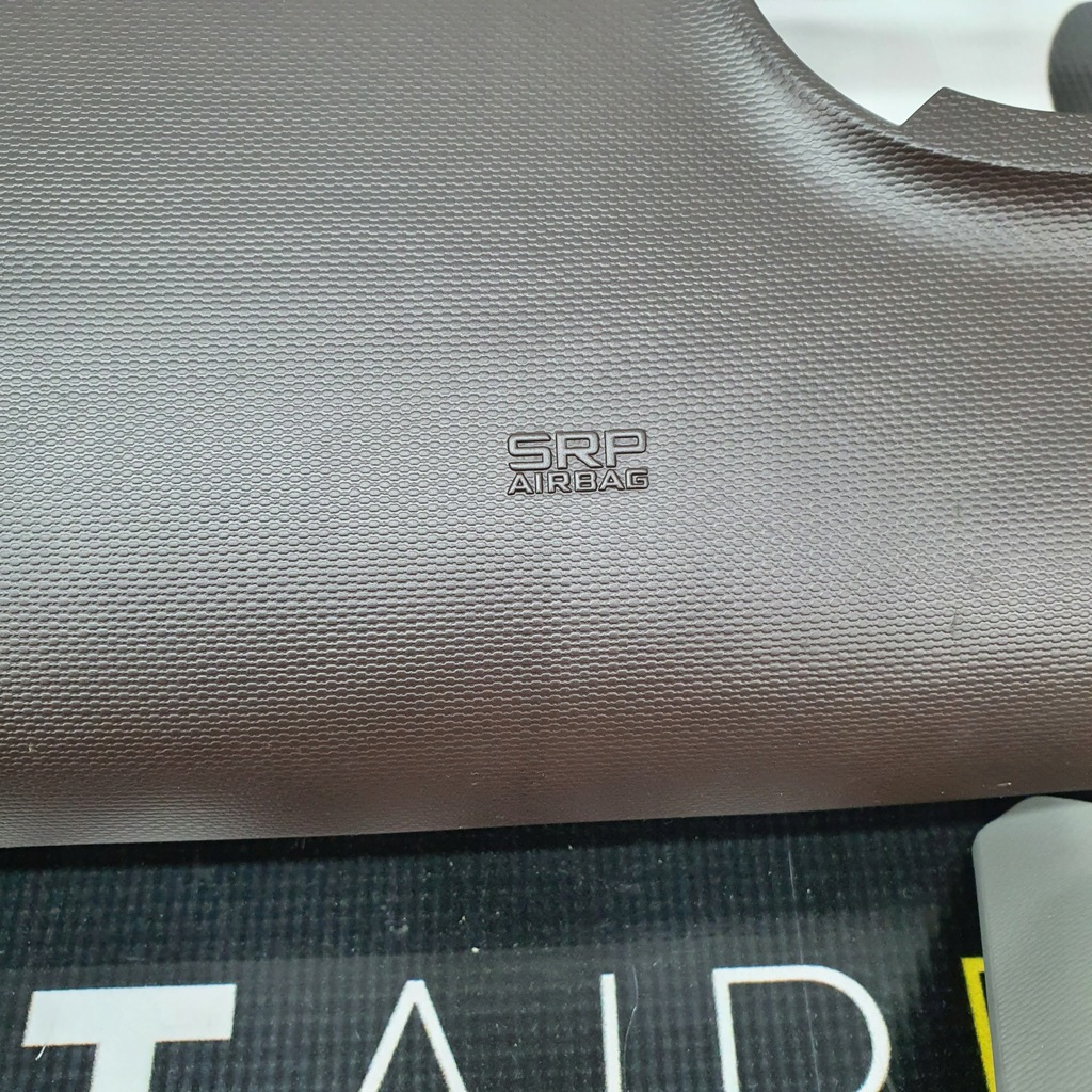 фото №7, Vivaro панель приладів панель приладів подушка подушка безпеки ремені