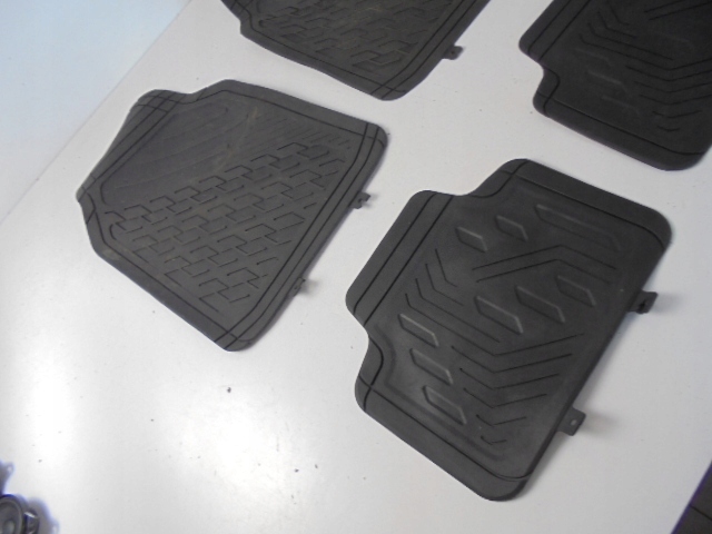 фото №3, Коврики резиновые citroen c3 ii 2010 rok