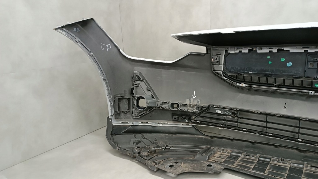 Бампер перед передній polestar 2 2 20- / + накладка нижня Оригінал