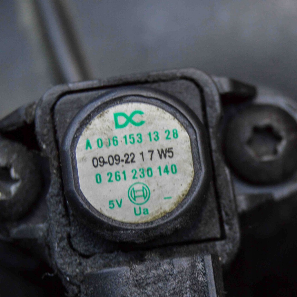 фото №8, Труба повітря mercedes-benz c w204 0261230140 17673924 2.1l 88kw 2011