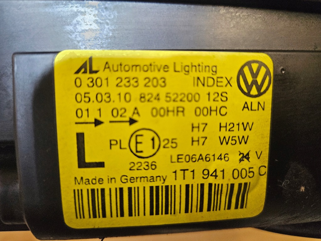 Vw touran lift 1t1 лампа ліва лінза czarna 1t1941005c Недорого