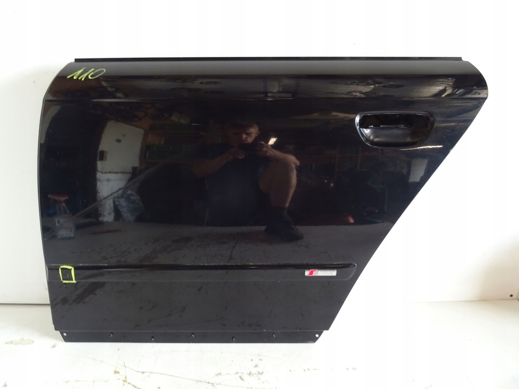 фото №1, Audi a4 b7 задние левая дверь s-line