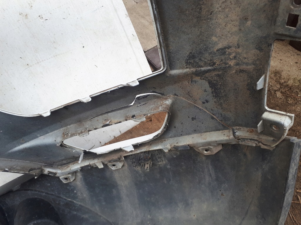 фото №7, Jaguar e-pace бампер передній перед накладка нижня j9g3-17fg03-aa7ba