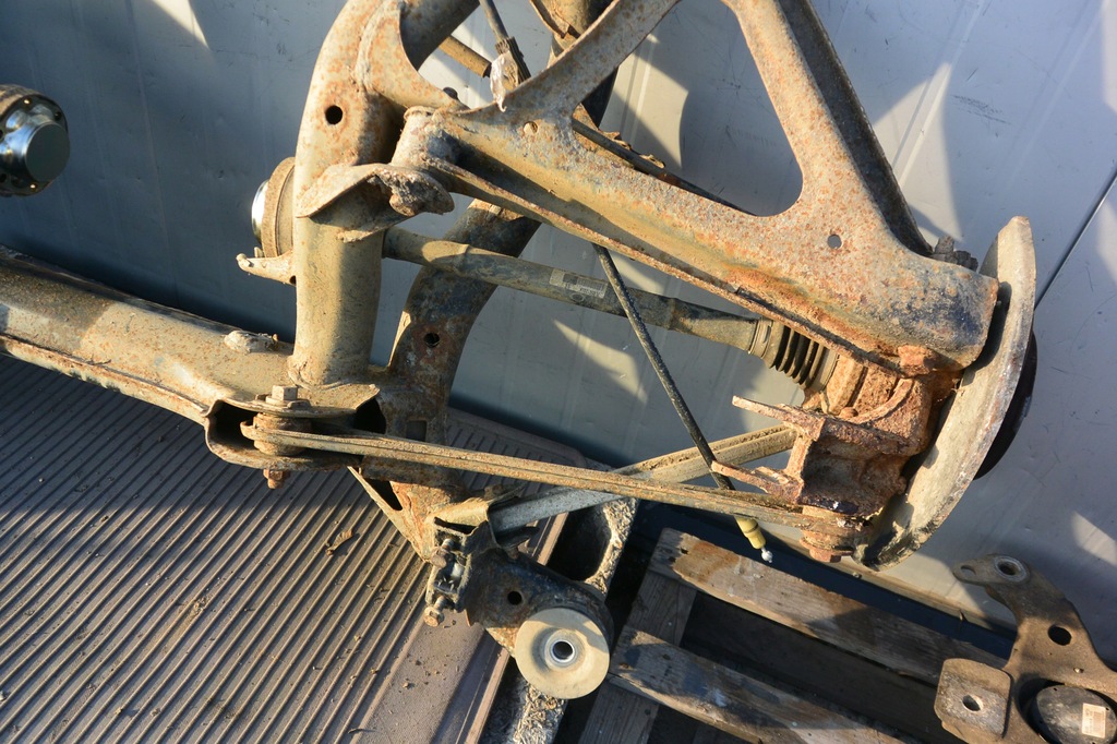 фото №13, Подрамник подрамник рычаг поворотный кулак задняя audi q7 4l