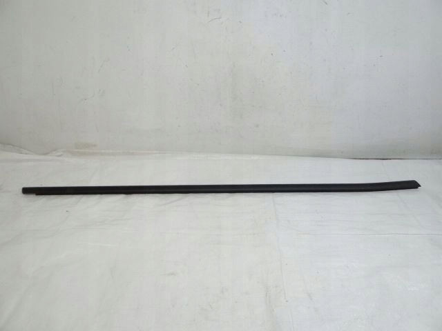 фото №1, Bmw 2 f45 f46 молдинг уплотнитель дверь правых передних перед 51338498416