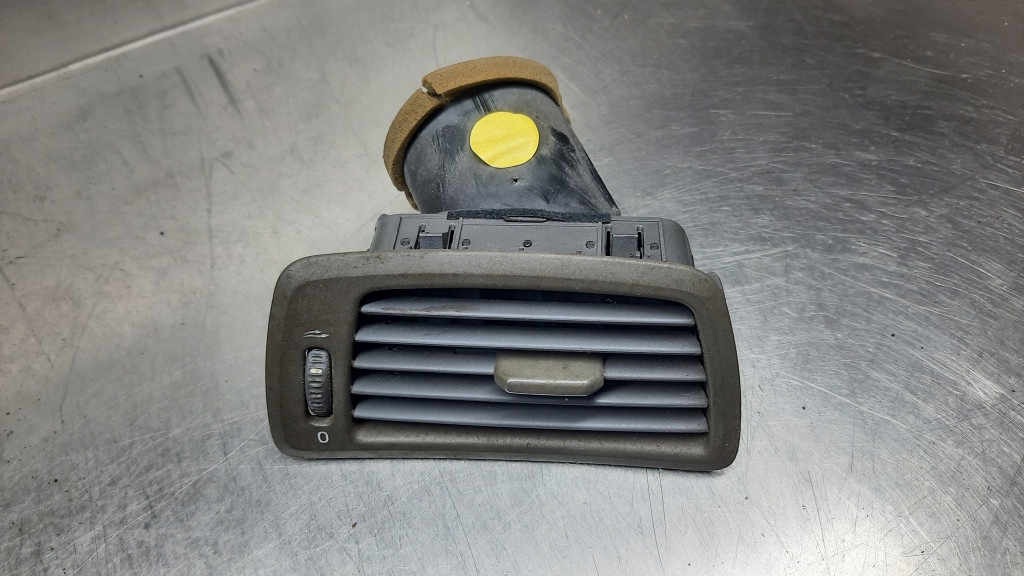 фото №1, Решётка обдув правая volvo s60 v70 ii 3409375