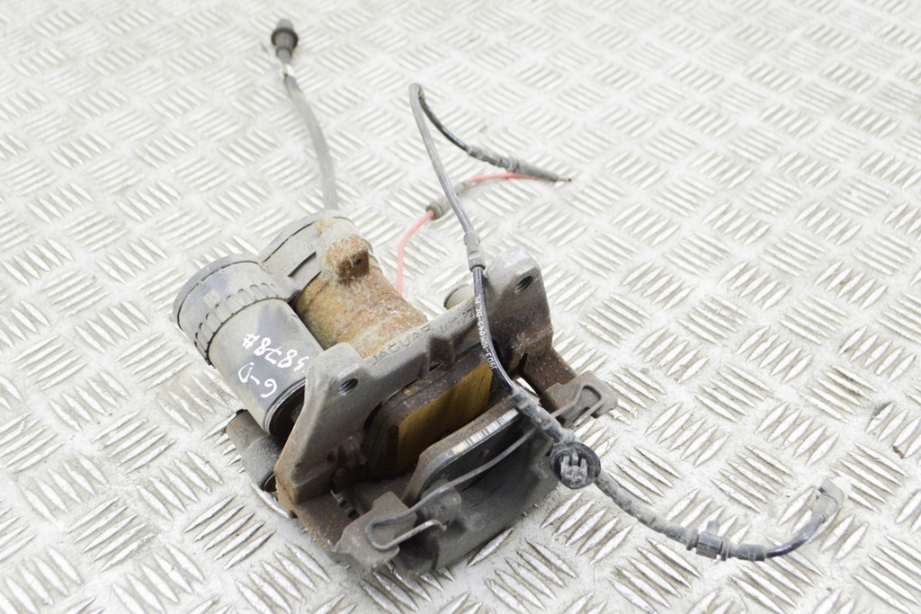 фото №5, Jaguar i-pace x590 ev400 awd задний правый суппорт тормозной с колодки t4k813