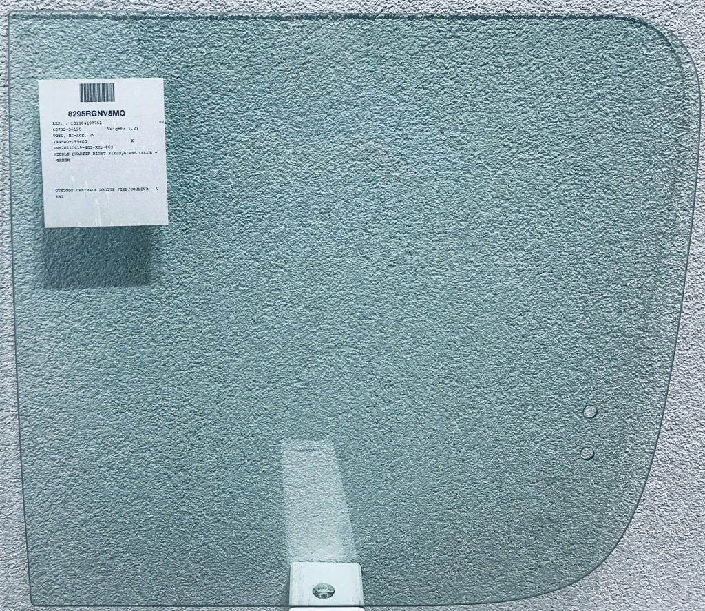 фото №1, Стекло боковая правая toyota hiace 1995-