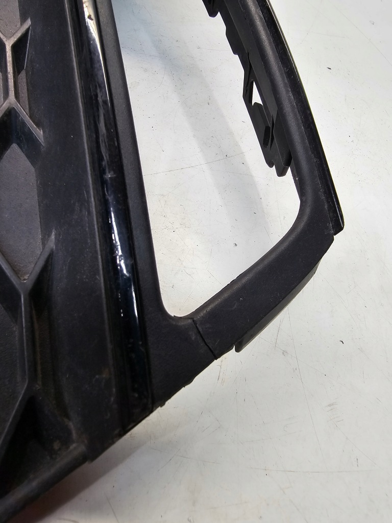 Решётка решётка радиатора бампера левая audi a3 8v 8v3807681g s-line Недорого