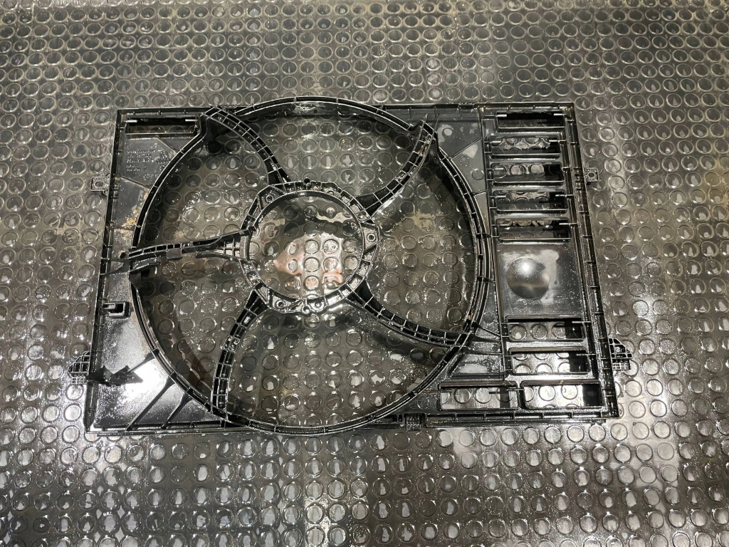 Vw transporter t6 multivan 3 3 7e0 15-24 корпус вентилятора радіатора Зі Шроту